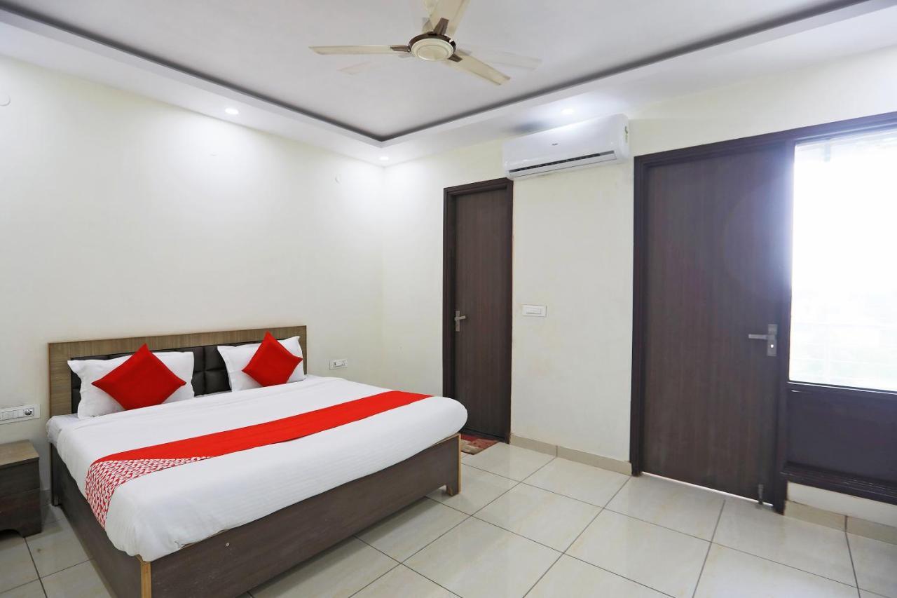 Oyo 48501 Dayal Regency Hotell Hapur Exteriör bild