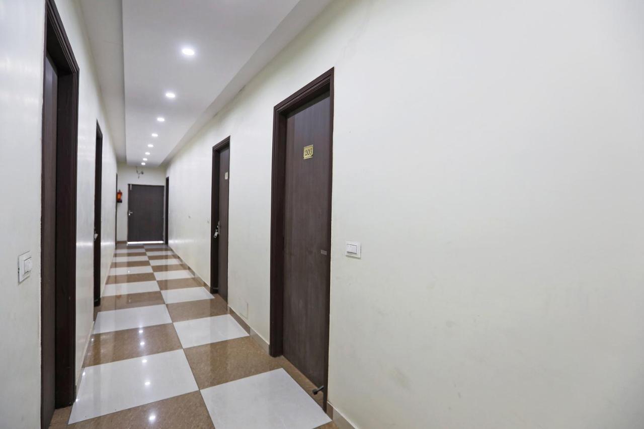 Oyo 48501 Dayal Regency Hotell Hapur Exteriör bild