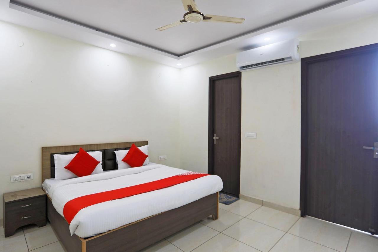 Oyo 48501 Dayal Regency Hotell Hapur Exteriör bild