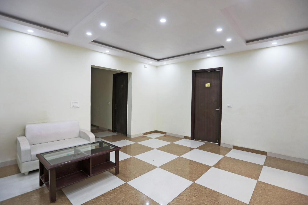 Oyo 48501 Dayal Regency Hotell Hapur Exteriör bild